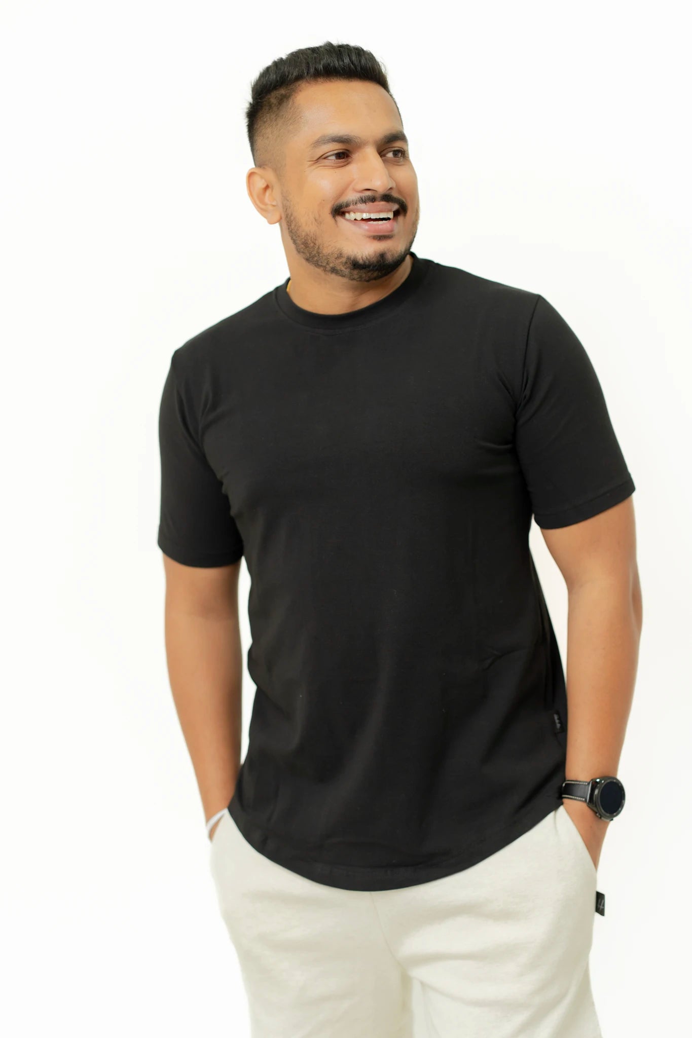 Habito Crew neck curved Bottom T Shirt black Mens front