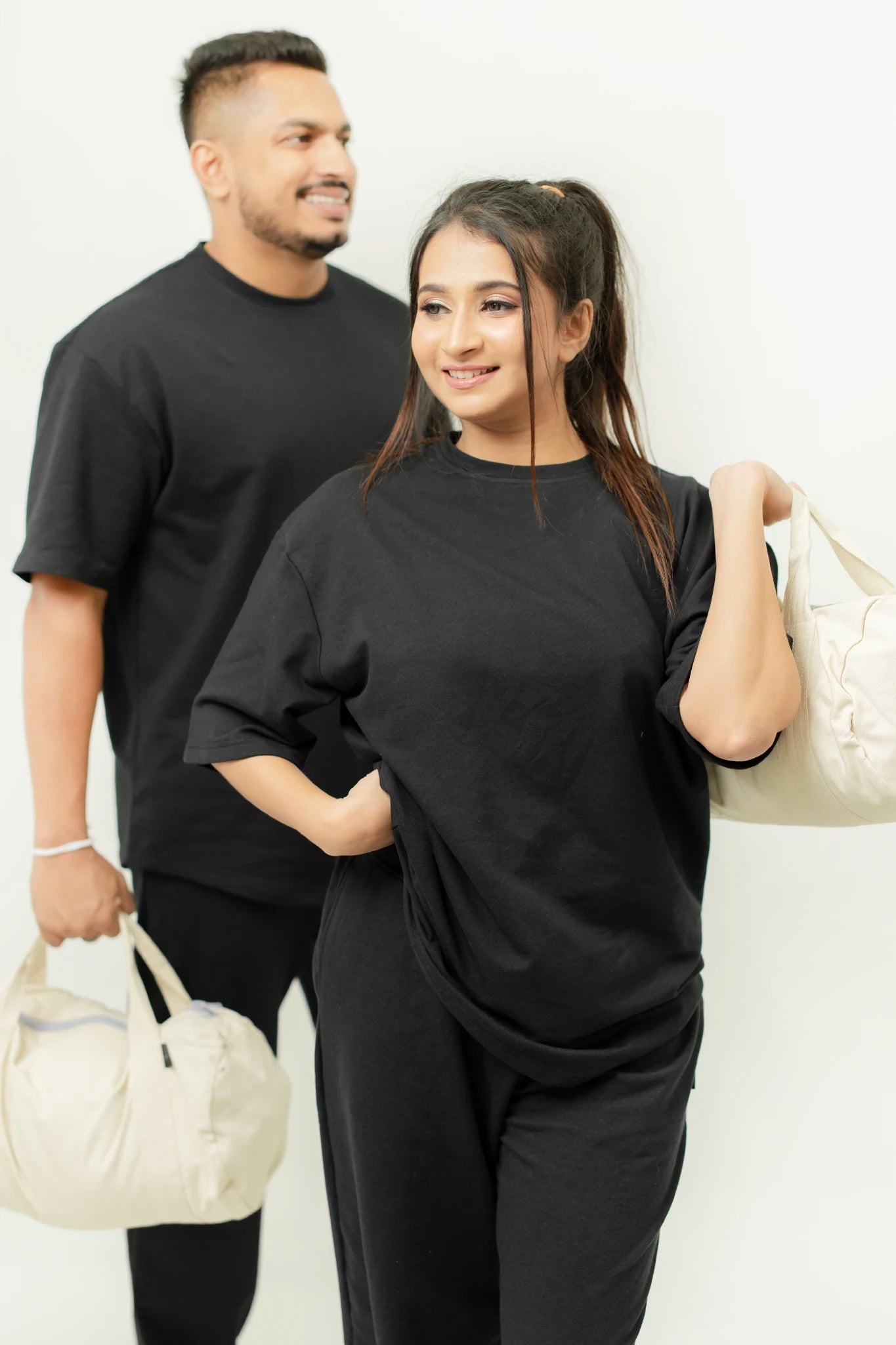 Habito Over size Tee Black Womens Front Closeup